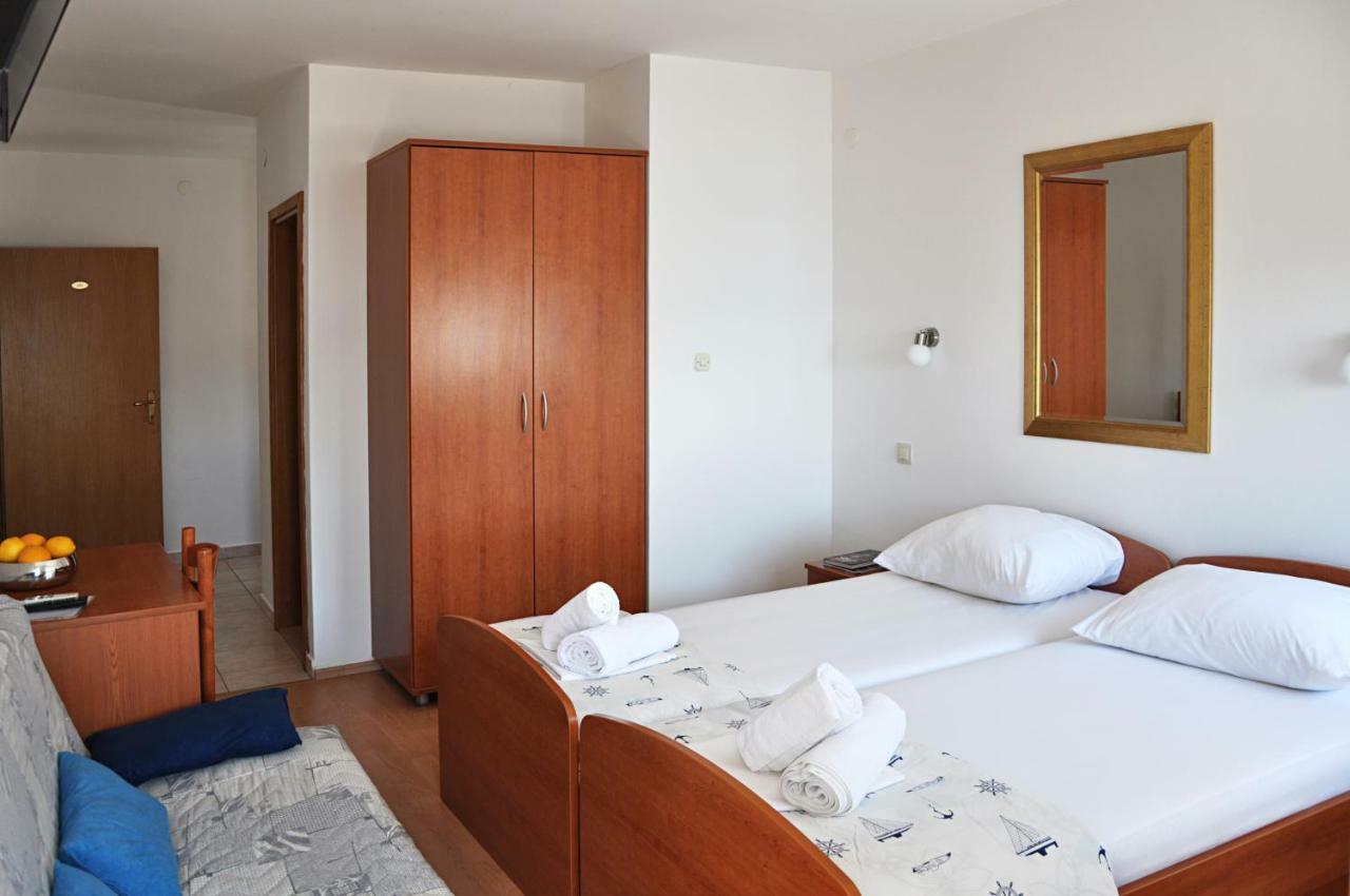 Sunrise Apartments And Studio Apartments Lokva Rogoznica Exterior foto
